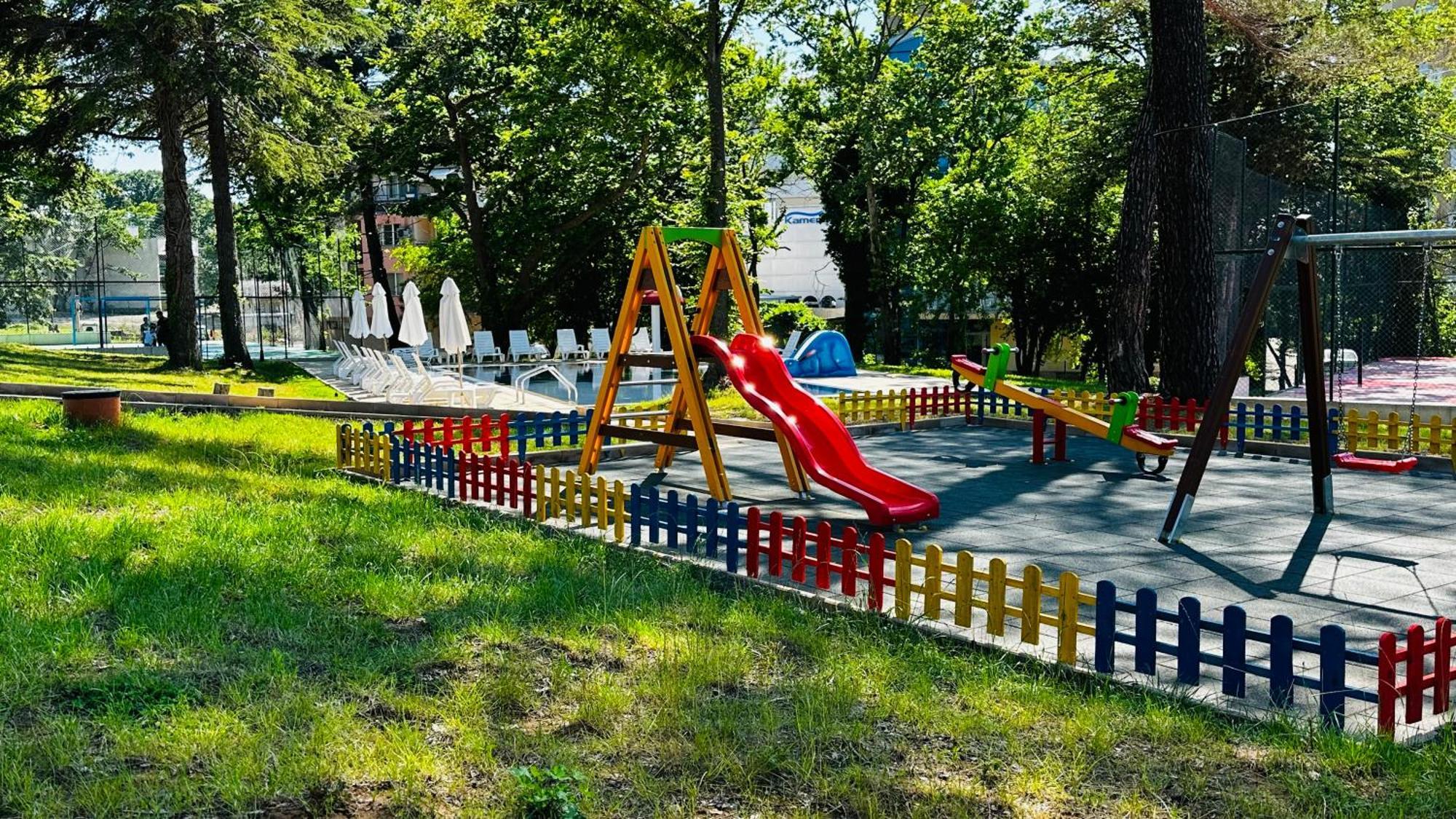 Queen Nelly Park 希典 外观 照片