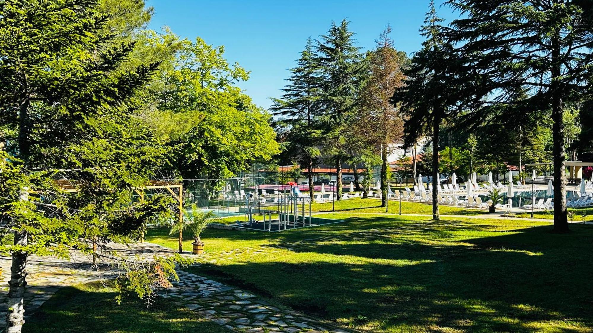 Queen Nelly Park 希典 外观 照片